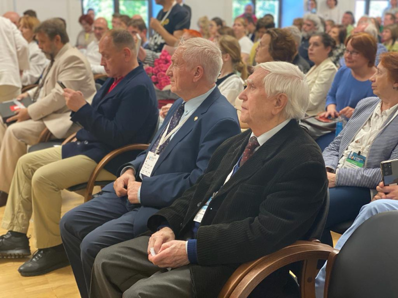 Книга Е. М. Пашкина «Инженерно-геологическая диагностика деформаций памятников архитектуры», изданная в 2022 году ФАУ «РосКапСтрой», получила диплом V Всероссийского архитектурного фестиваля