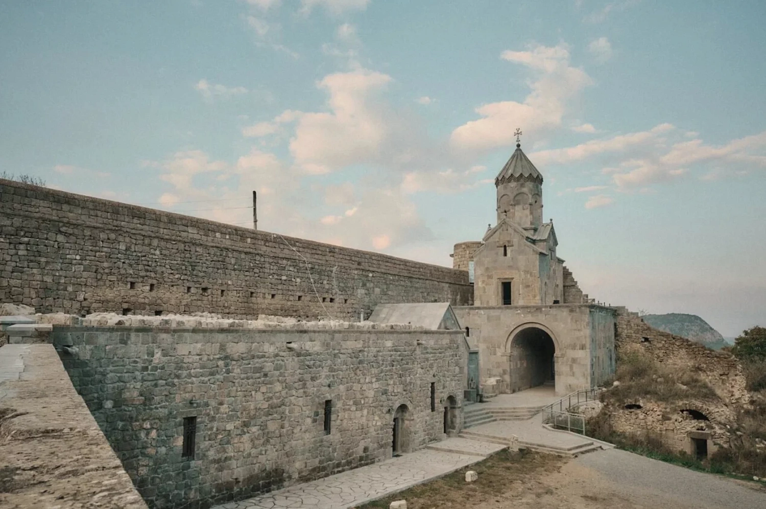 Приглашаем на открытый вебинар «Натурное светомоделирование на объектах культурного наследия на примере монастыря Татев» 11 сентября 2023 года в 12:00 Приглашаем на открытый вебинар «Натурное светомоделирование на объектах культурного наследия на примере монастыря Татев» 11 сентября 2023 года в 12:00