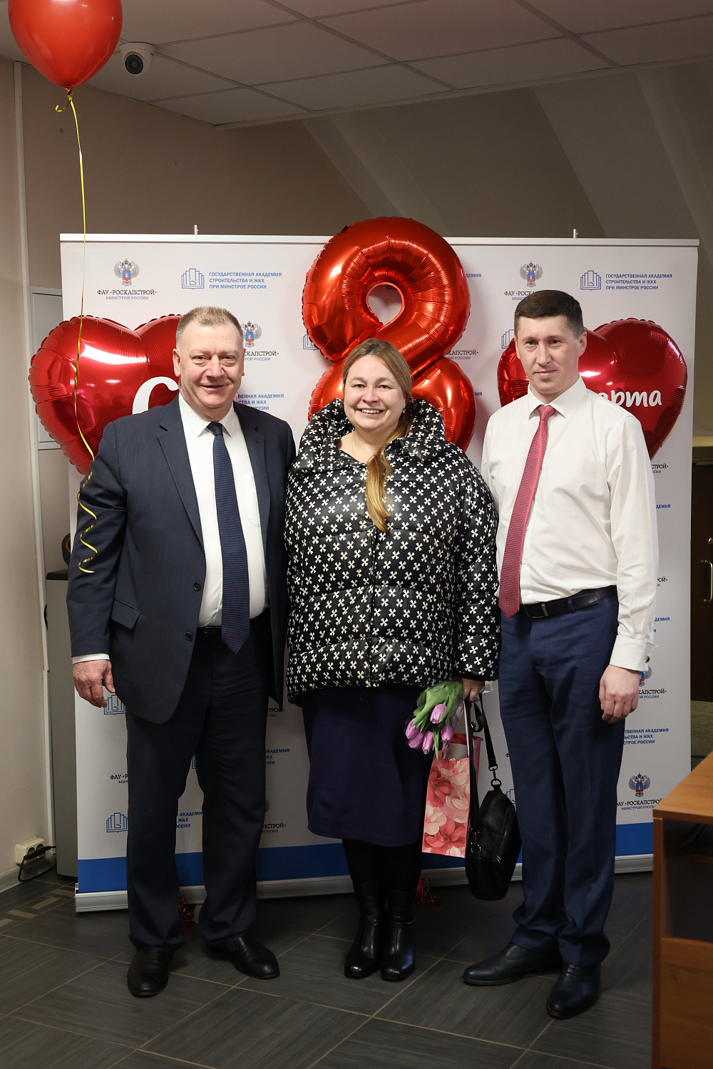 Коллектив ФАУ «РосКапСтрой» поздравил своих женщин с наступающим праздником – Международным женским днем!