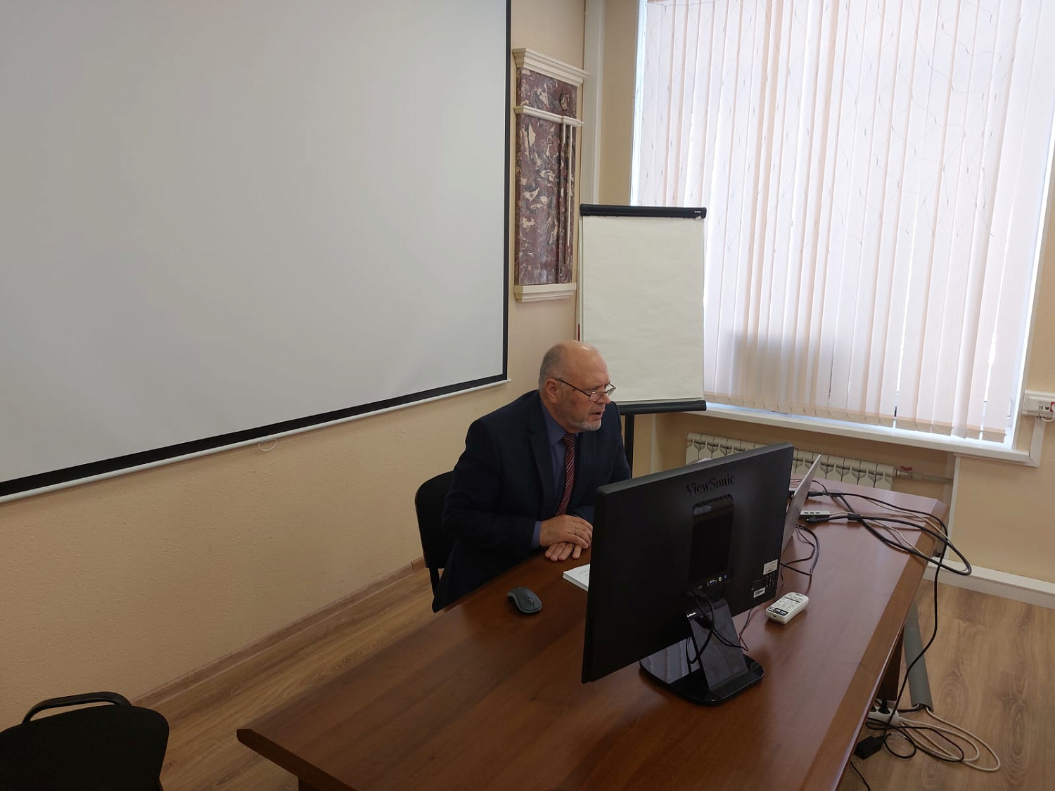 06 апреля ФАУ "РосКапСтрой" провело вебинар в части разъяснений нового порядка проведения государственного строительного надзора.