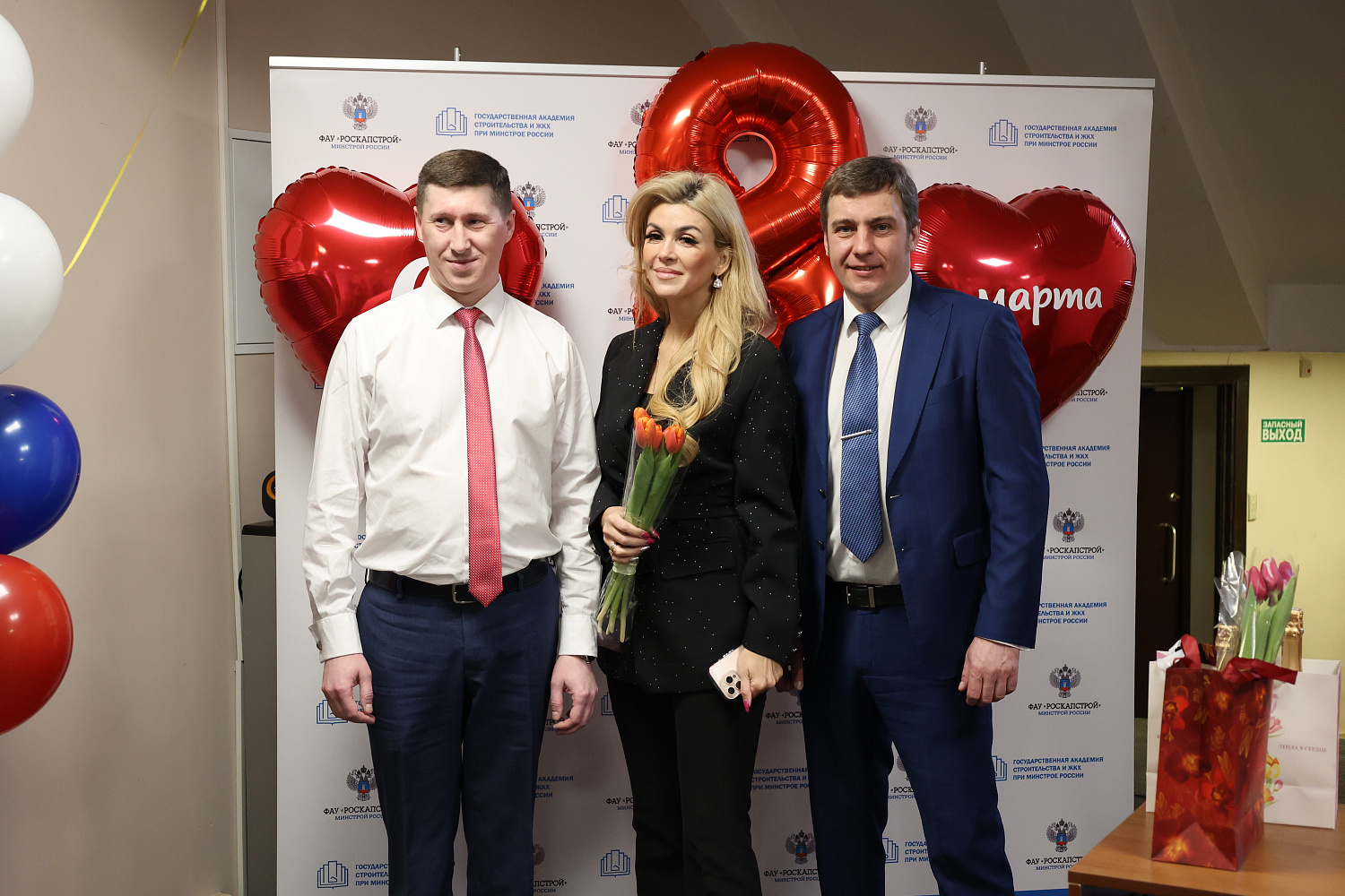 Коллектив ФАУ «РосКапСтрой» поздравил своих женщин с наступающим праздником – Международным женским днем!