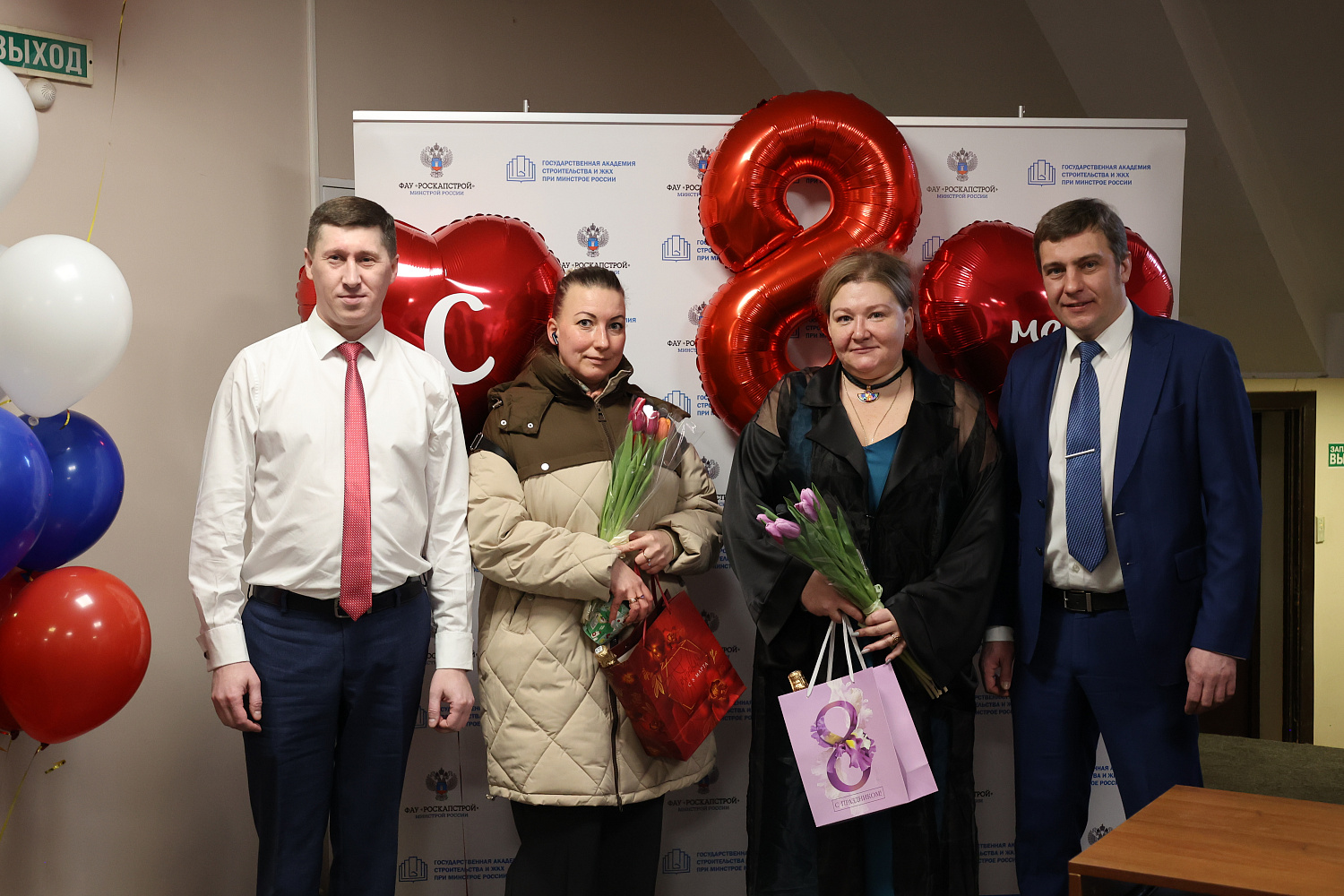 Коллектив ФАУ «РосКапСтрой» поздравил своих женщин с наступающим праздником – Международным женским днем!