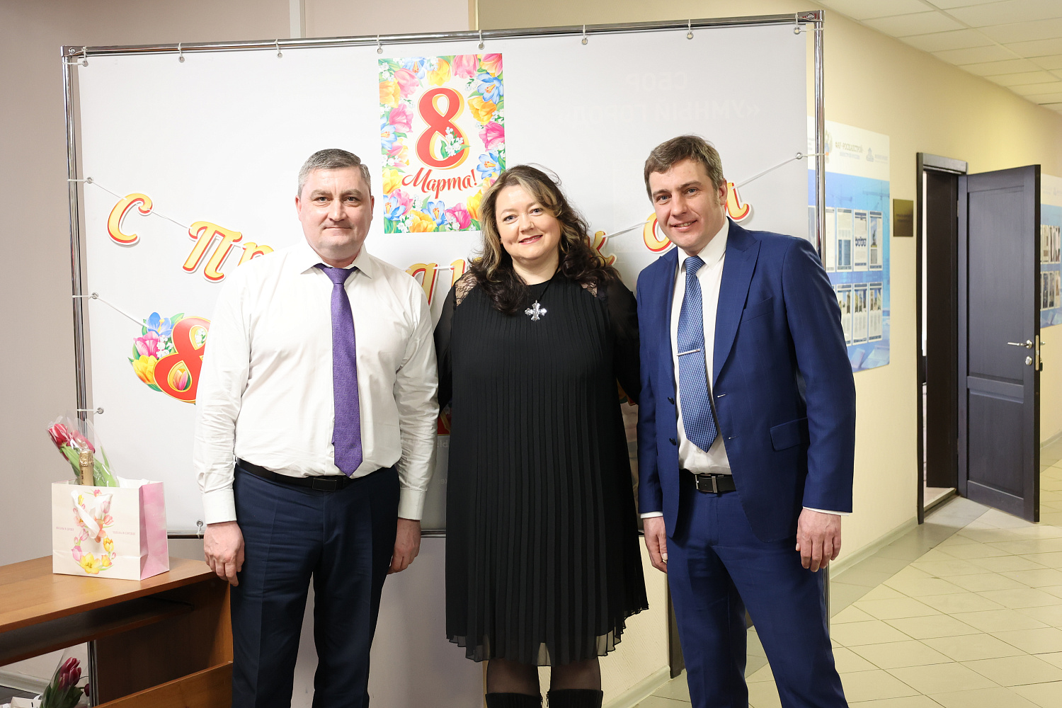 Коллектив ФАУ «РосКапСтрой» поздравил своих женщин с наступающим праздником – Международным женским днем!