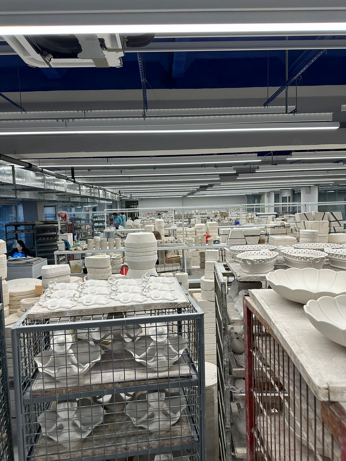 При участии ФАУ «РосКапСтрой» продолжается реконструкция производственных корпусов группы компаний Гжель