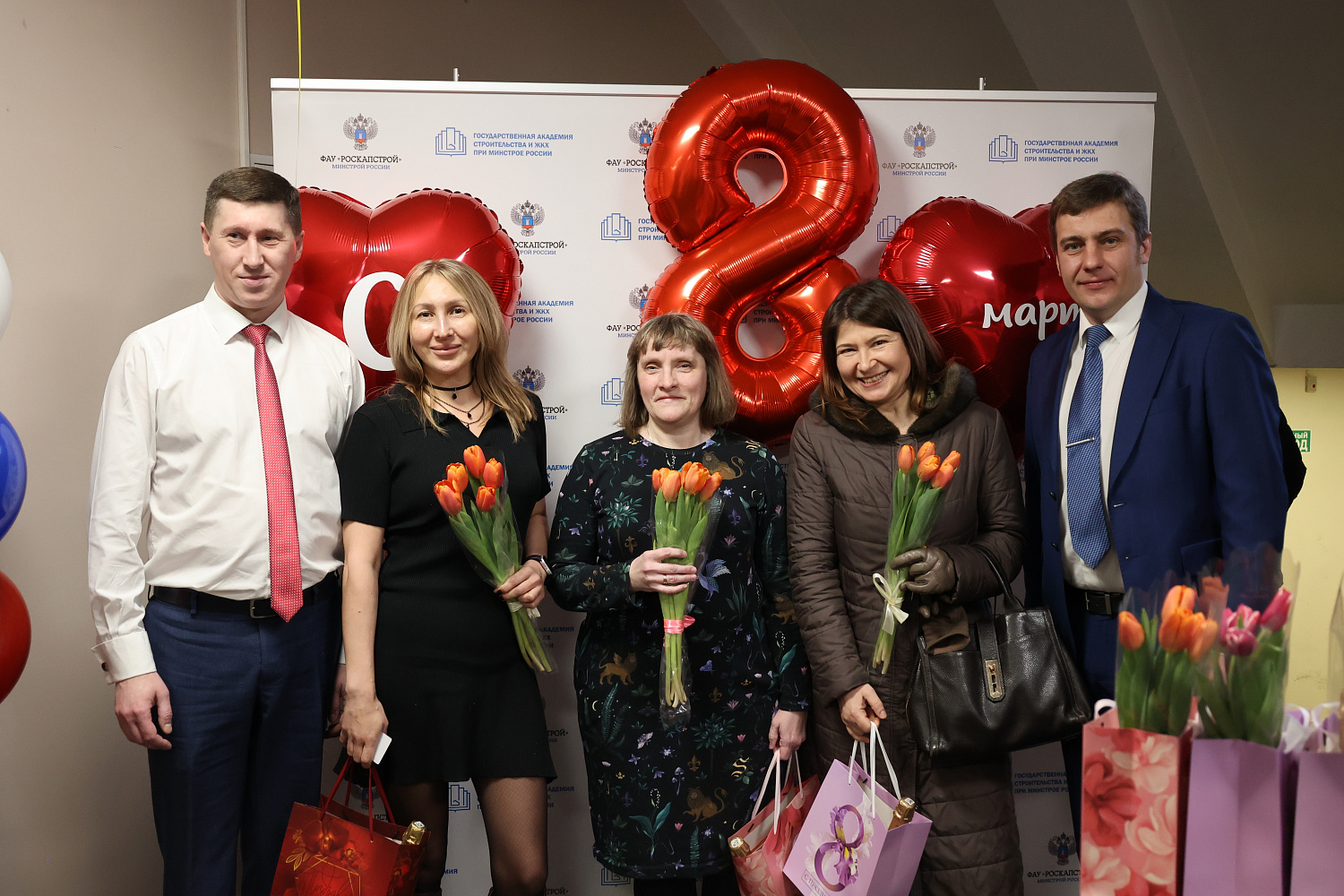 Коллектив ФАУ «РосКапСтрой» поздравил своих женщин с наступающим праздником – Международным женским днем!
